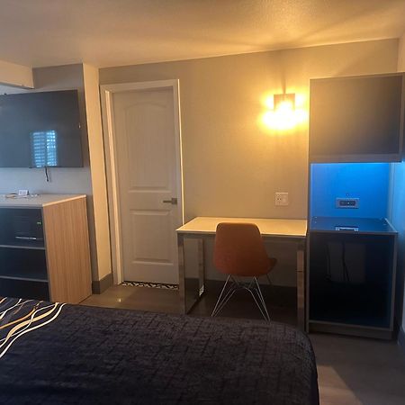 Hotel Super 8 By Wyndham Oceanside Downtown Zewnętrze zdjęcie